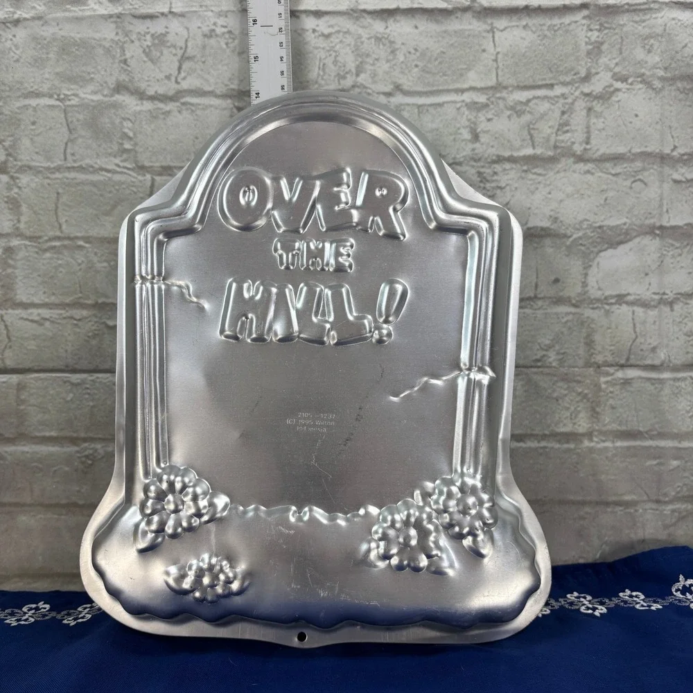 Wilton Over The Hill Tombstone Cake Pan 2105-1237 Vintage 1995 Aluminum Pan